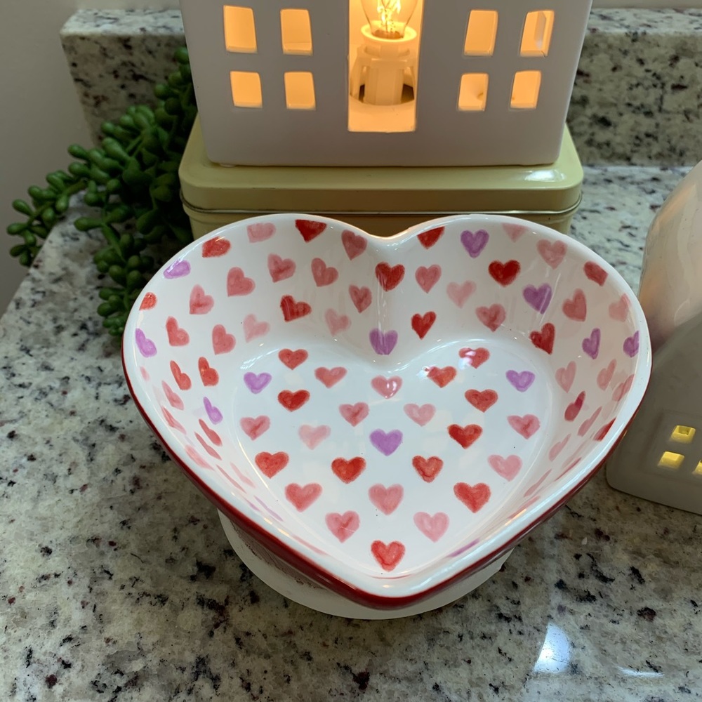 sur la table heart ❤️ watercolor bowl
